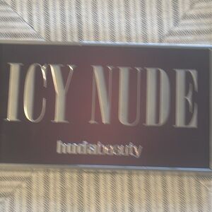 Huda Icy Nude Palette